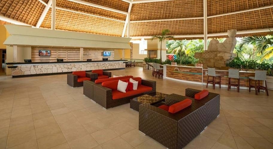 Lobby - Estefany Tapia