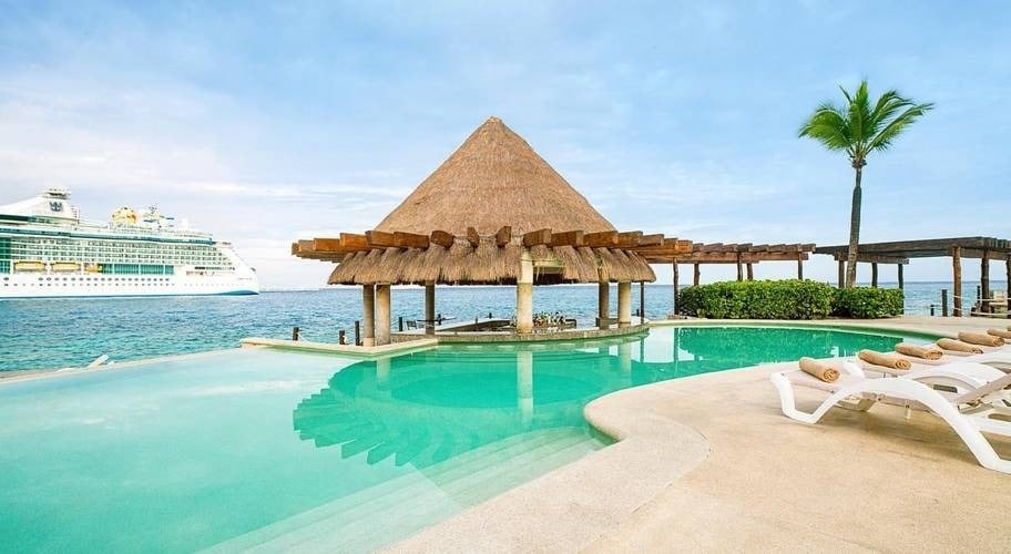 Marlin pool - Estefany Tapia